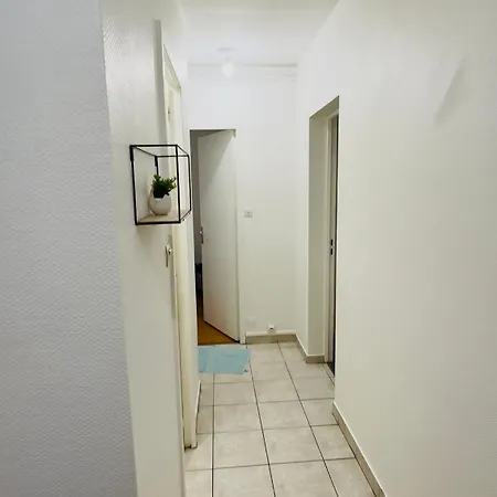 Privée Avec Balcon Et Belle Vue à Private With Balcony *